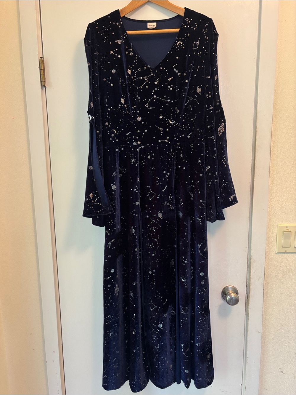 Spirit Celestial Twilight Witch Dress Dark Blue Velvet Cold Shoulder S/M